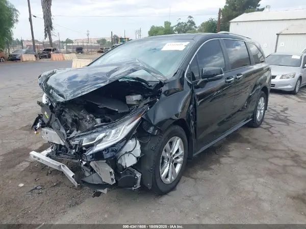5TDZRKEC6PS169989 2023 TOYOTA SIENNA - Image 2