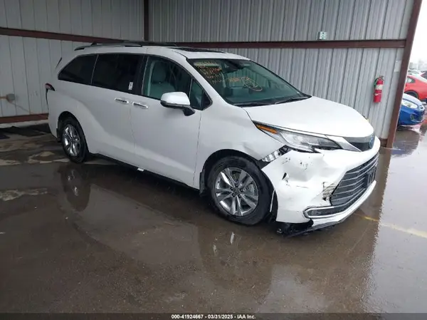 5TDZRKEC6RS187489 2024 TOYOTA SIENNA - Image 1