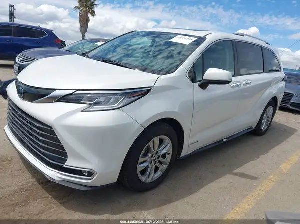 5TDZRKEC7MS009776 2021 TOYOTA SIENNA - Image 2