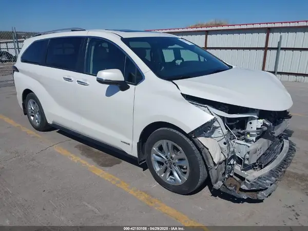 5TDZRKEC7MS051459 2021 TOYOTA SIENNA - Image 1