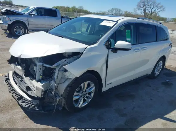 5TDZRKEC7MS051459 2021 TOYOTA SIENNA - Image 2