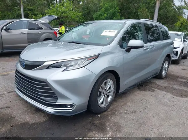 5TDZRKEC7MS070870 2021 TOYOTA SIENNA - Image 2