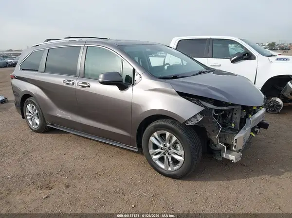 5TDZRKEC7NS087797 2022 TOYOTA SIENNA - Image 1