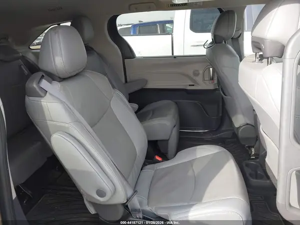 5TDZRKEC7NS087797 2022 TOYOTA SIENNA - Image 8