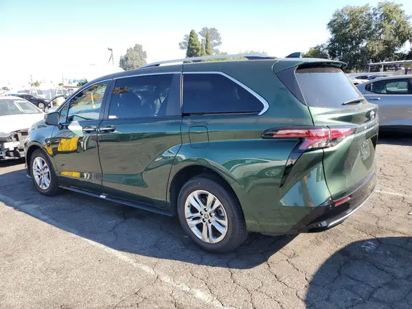 5TDZRKEC7NS094748 2022 TOYOTA SIENNA - Image 2