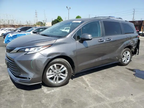 5TDZRKEC7RS208401 2024 TOYOTA SIENNA - Image 1