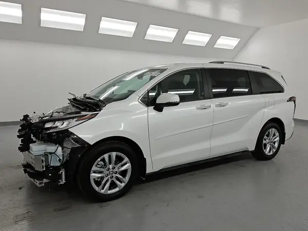5TDZRKEC7RS217633 2024 TOYOTA SIENNA - Image 1