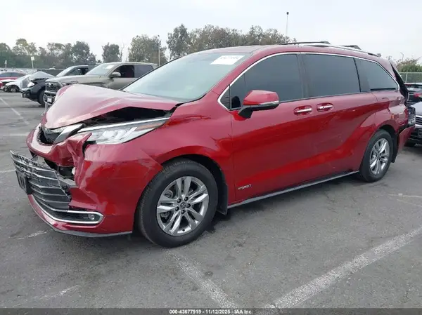 5TDZRKEC8MS030197 2021 TOYOTA SIENNA - Image 2