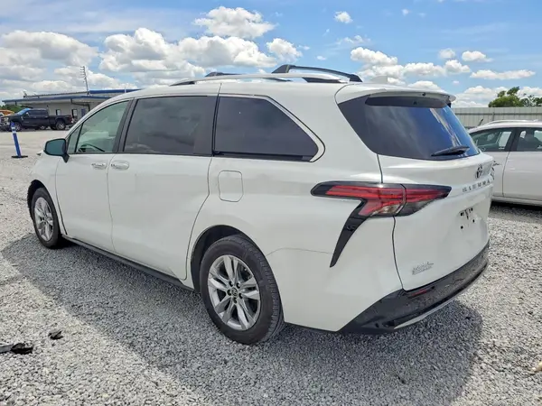 5TDZRKEC8NS074931 2022 TOYOTA SIENNA - Image 2