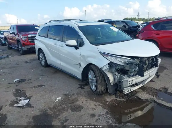 5TDZRKEC8NS109970 2022 TOYOTA SIENNA - Image 1