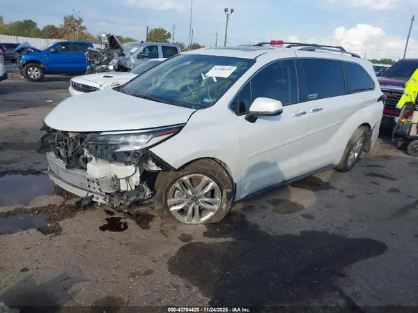 5TDZRKEC8NS109970 2022 TOYOTA SIENNA - Image 2