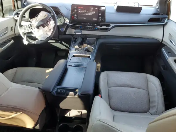 5TDZRKEC8PS167242 2023 TOYOTA SIENNA - Image 8