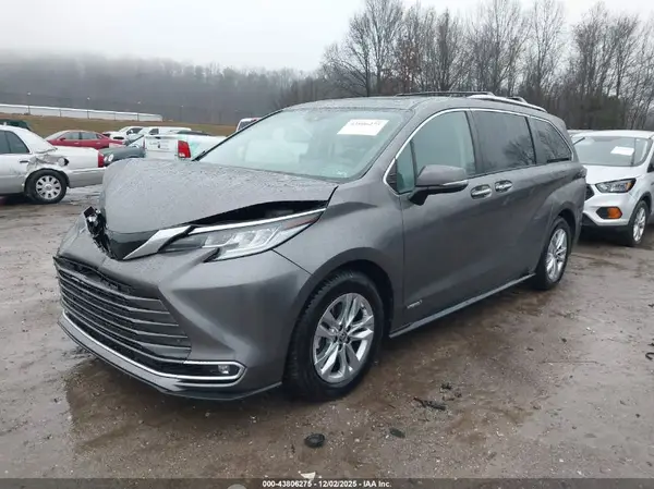 5TDZRKEC9MS039328 2021 TOYOTA SIENNA - Image 2