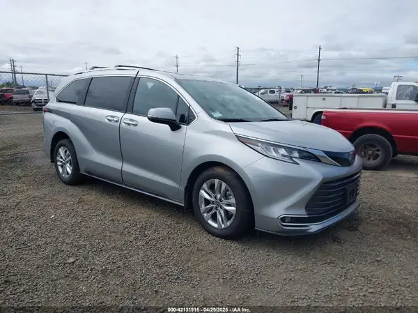 5TDZRKEC9SS234407 2025 TOYOTA SIENNA - Image 1