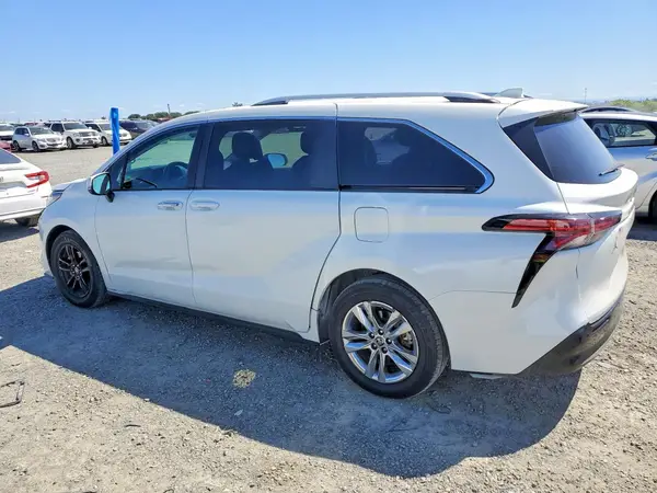 5TDZRKECXMS031450 2021 TOYOTA SIENNA - Image 2