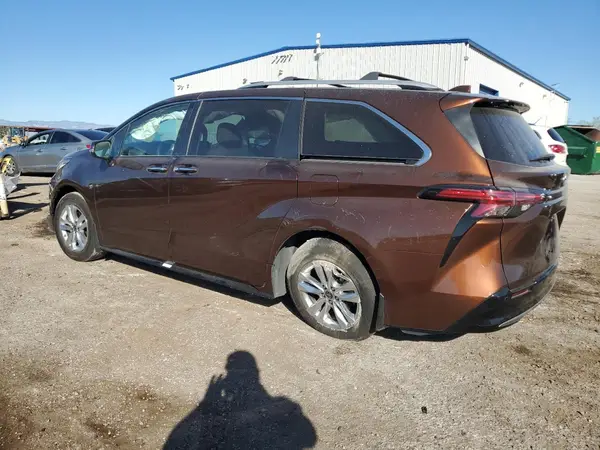 5TDZRKECXNS076311 2022 TOYOTA SIENNA - Image 2