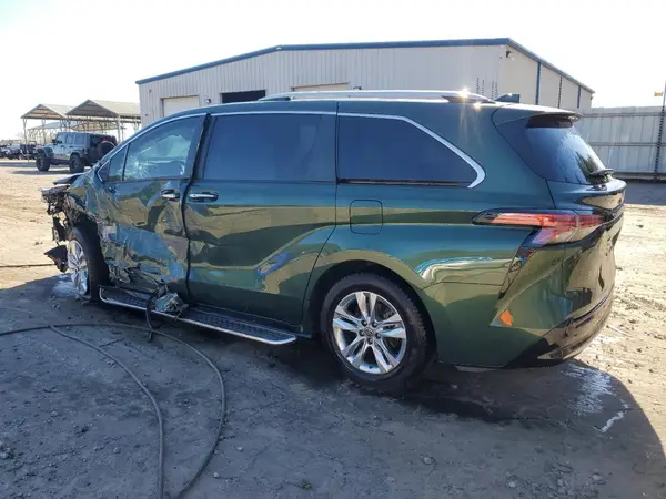 5TDZRKECXNS134143 2022 TOYOTA SIENNA - Image 2