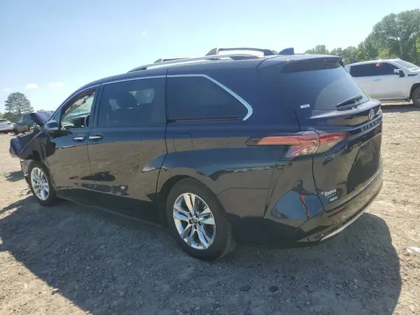 5TDZSKFC1PS106060 2023 TOYOTA SIENNA - Image 2