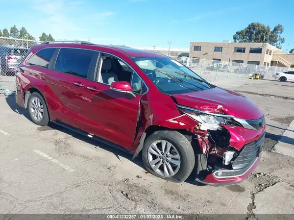 5TDZSKFC2NS073051 2022 TOYOTA SIENNA - Image 1