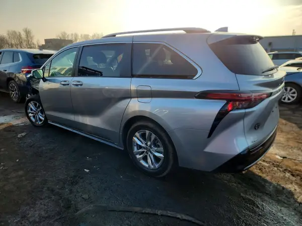5TDZSKFC2PS091276 2023 TOYOTA SIENNA - Image 2