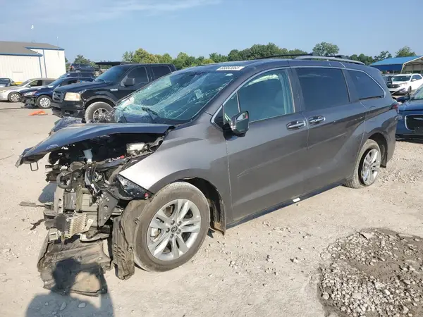 5TDZSKFC2RS114722 2024 TOYOTA SIENNA - Image 1