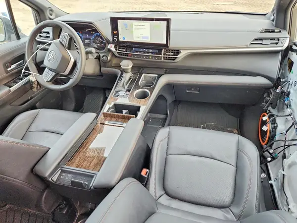 5TDZSKFC2SS201235 2025 TOYOTA SIENNA - Image 8