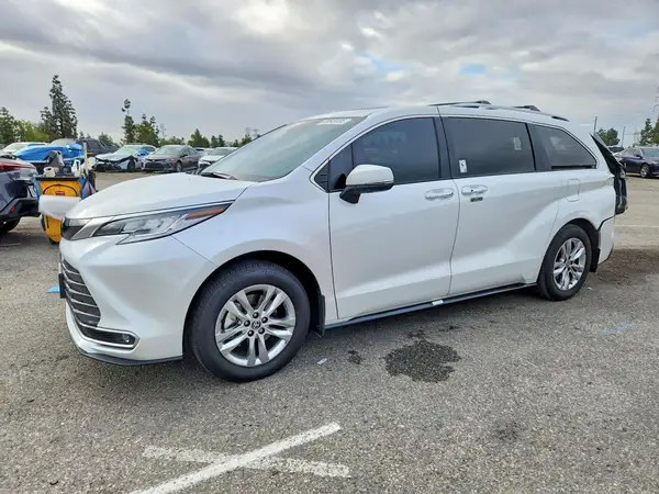 5TDZSKFC2SS220626 2025 TOYOTA SIENNA - Image 1