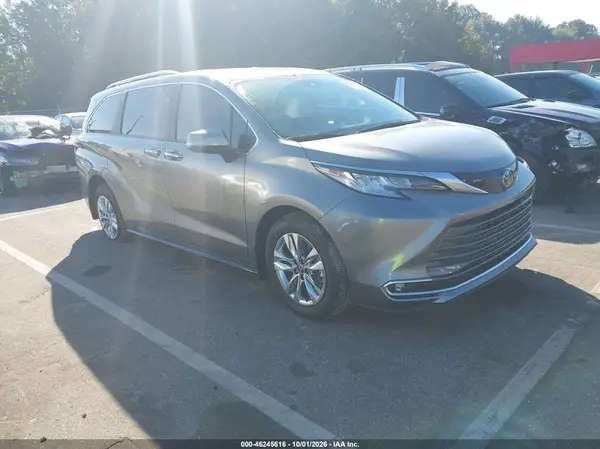 5TDZSKFC2TS278060 2026 TOYOTA SIENNA - Image 1
