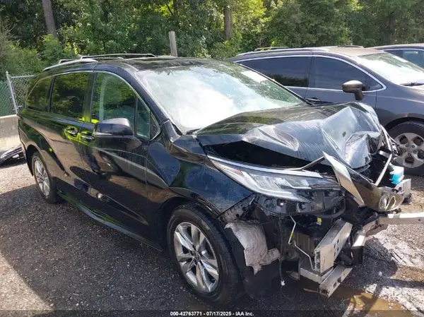 5TDZSKFC3NS044402 2022 TOYOTA SIENNA - Image 1