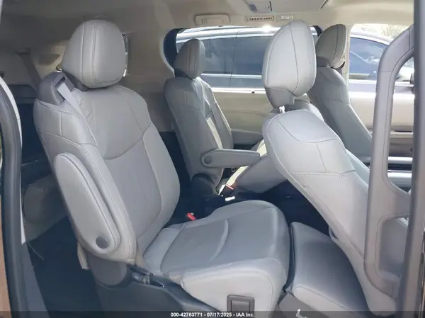 5TDZSKFC3NS044402 2022 TOYOTA SIENNA - Image 8