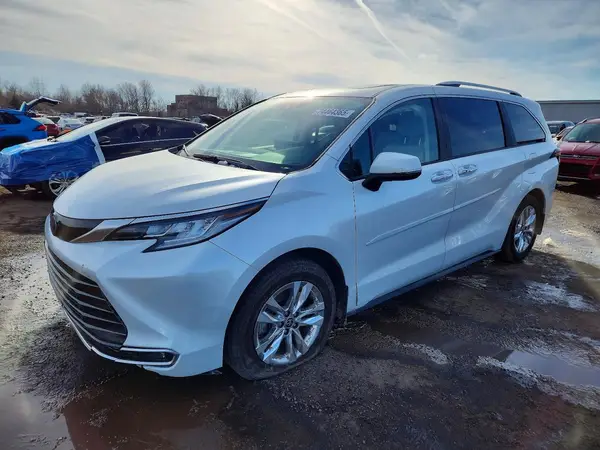 5TDZSKFC3SS158430 2025 TOYOTA SIENNA - Image 1