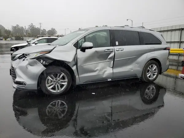 5TDZSKFC3SS168763 2025 TOYOTA SIENNA - Image 1