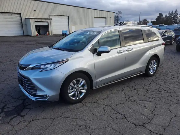 5TDZSKFC4MS013898 2021 TOYOTA SIENNA - Image 1