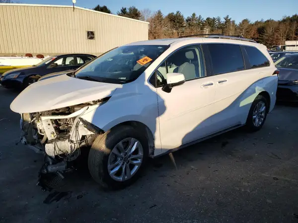 5TDZSKFC4NS042478 2022 TOYOTA SIENNA - Image 1