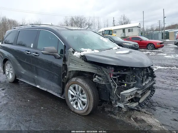 5TDZSKFC4SS221471 2025 TOYOTA SIENNA - Image 1