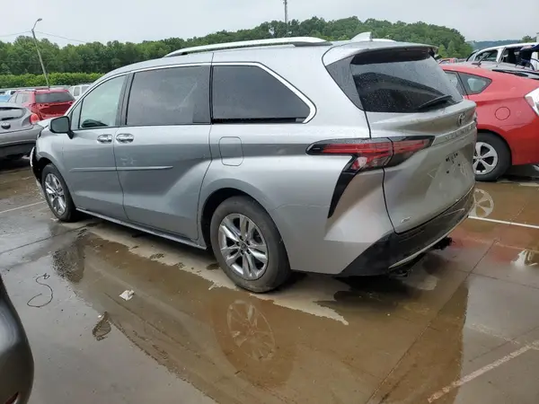5TDZSKFC5NS045373 2022 TOYOTA SIENNA - Image 2