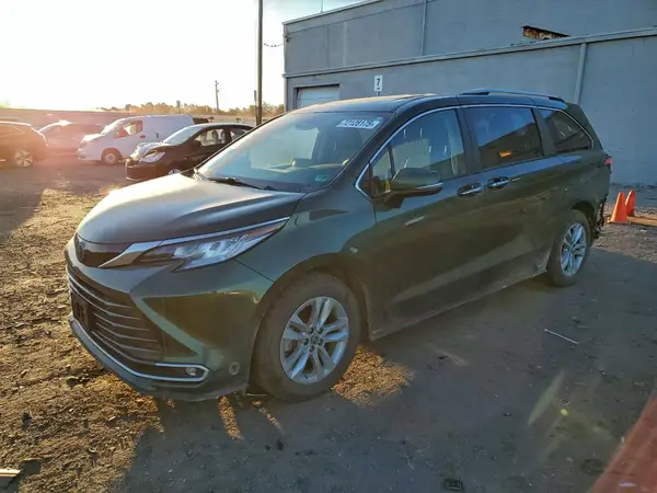5TDZSKFC5PS095211 2023 TOYOTA SIENNA - Image 1