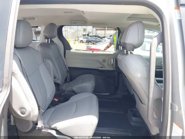 5TDZSKFC5PS104795 2023 TOYOTA SIENNA - Image 8