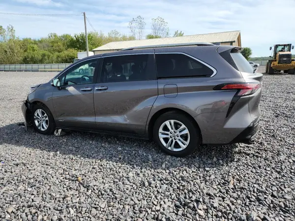 5TDZSKFC6MS003728 2021 TOYOTA SIENNA - Image 2