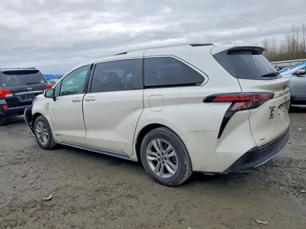 5TDZSKFC6MS009271 2021 TOYOTA SIENNA - Image 2