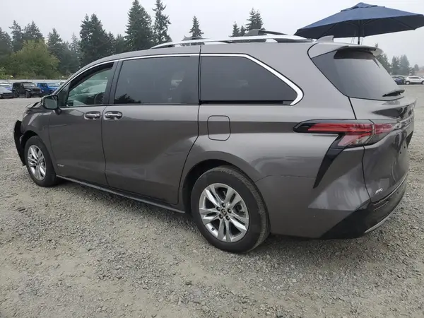 5TDZSKFC6MS037085 2021 TOYOTA SIENNA - Image 2