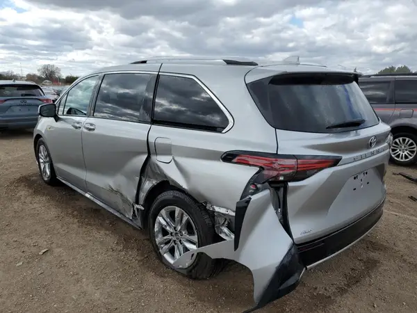 5TDZSKFC6NS041705 2022 TOYOTA SIENNA - Image 2