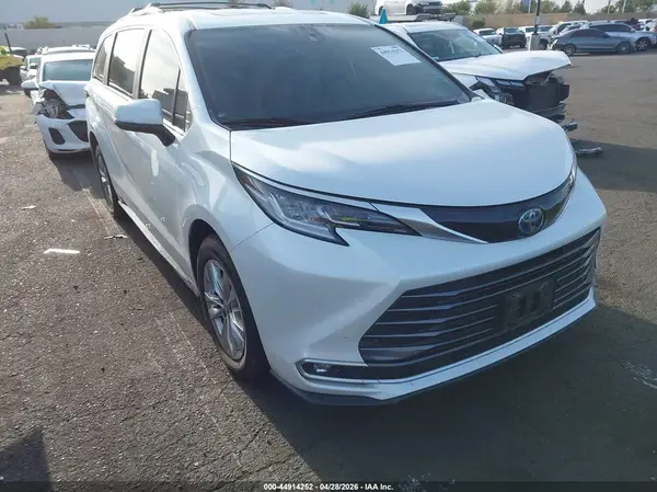 5TDZSKFC6NS042689 2022 TOYOTA SIENNA - Image 1