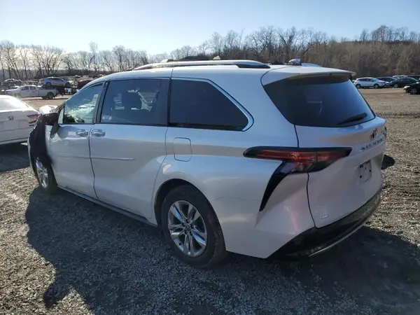 5TDZSKFC6PS080376 2023 TOYOTA SIENNA - Image 2