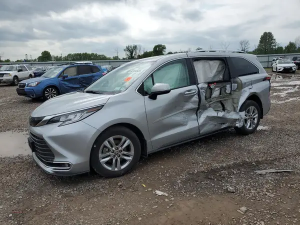 5TDZSKFC6RS119583 2024 TOYOTA SIENNA - Image 1