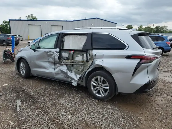 5TDZSKFC6RS119583 2024 TOYOTA SIENNA - Image 2