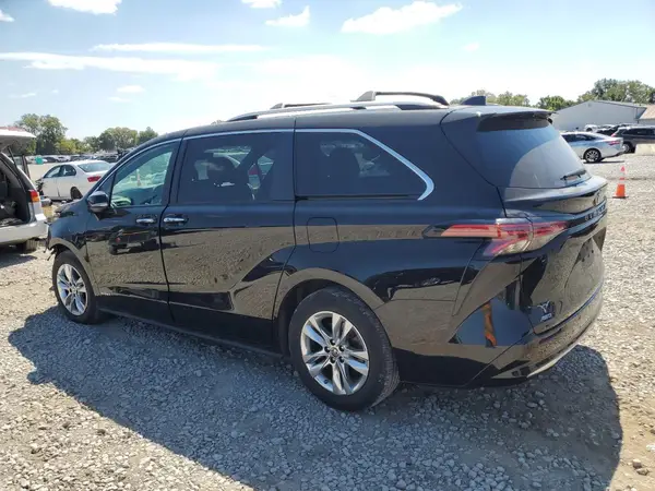 5TDZSKFC7MS009747 2021 TOYOTA SIENNA - Image 2