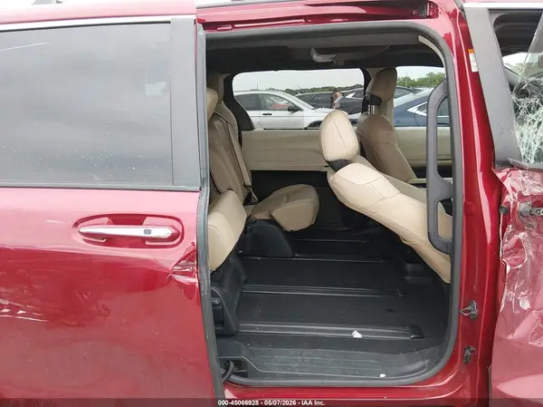 5TDZSKFC7PS097185 2023 TOYOTA SIENNA - Image 8
