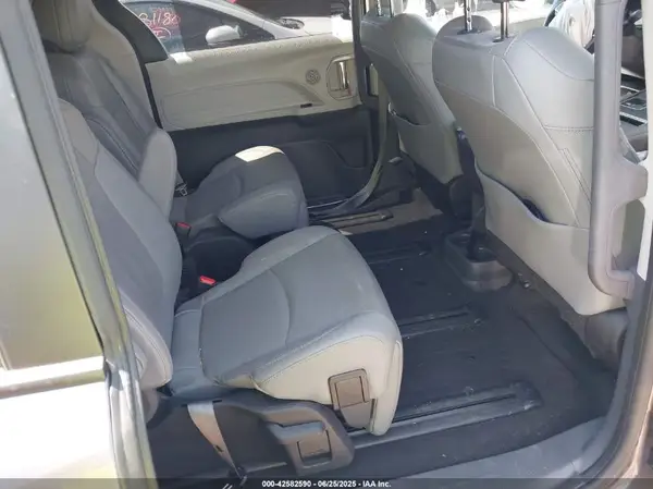 5TDZSKFCXRS111079 2024 TOYOTA SIENNA - Image 8