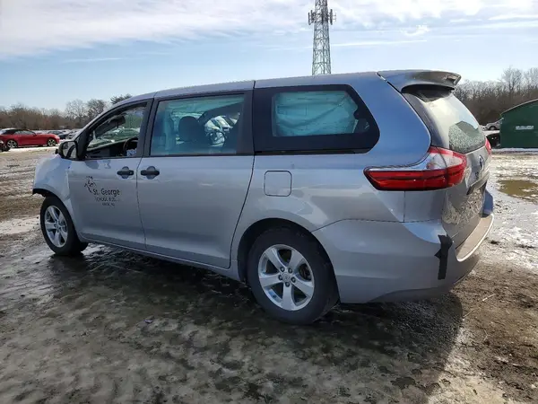 5TDZZ3DC0HS803614 2017 TOYOTA SIENNA - Image 2